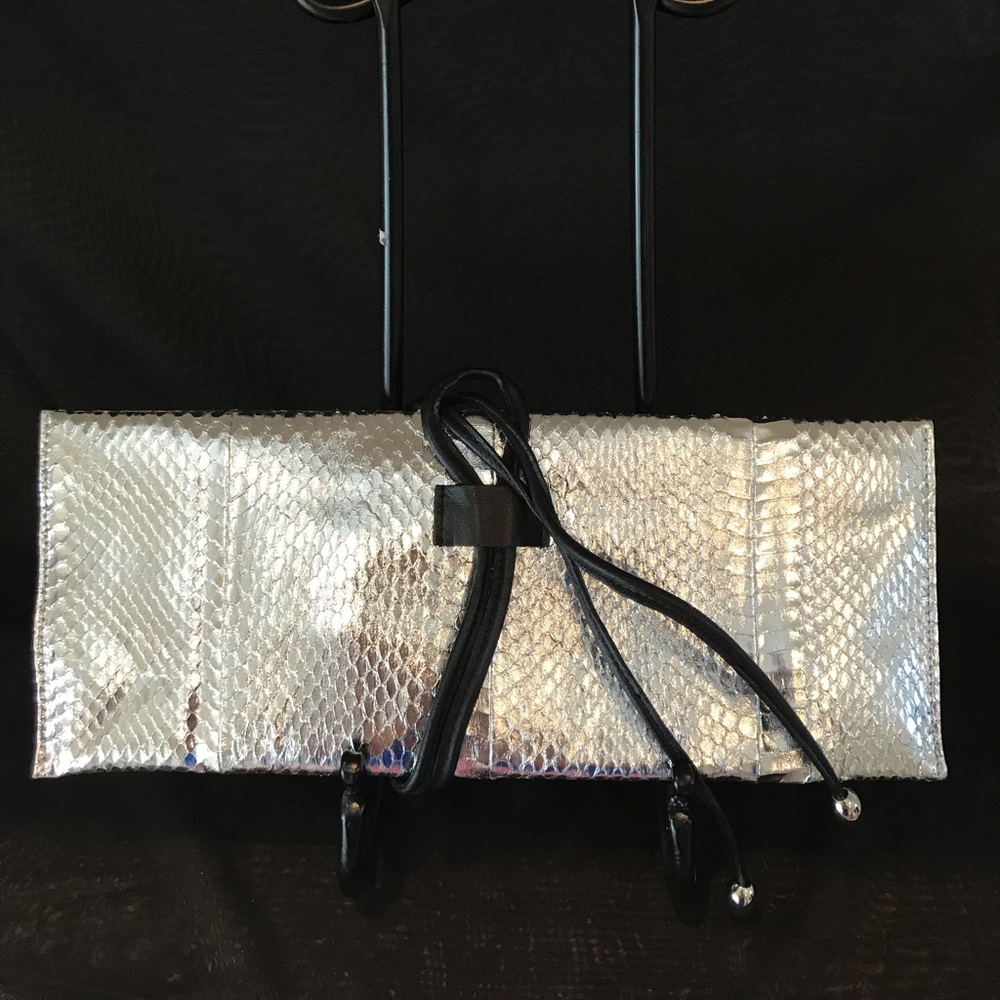 Franchi Collection Snakeskin Embossed Clutch
